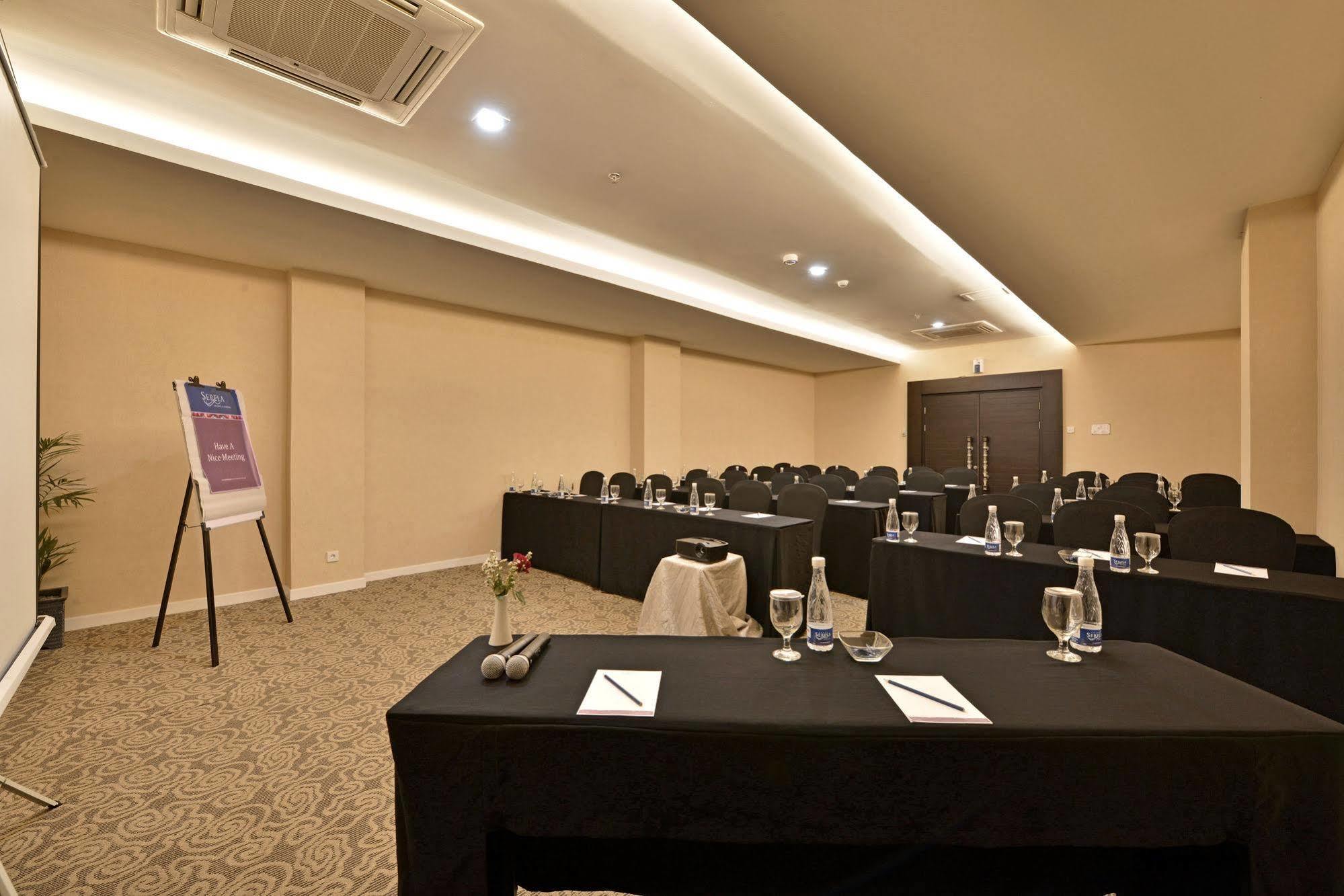 Serela Cihampelas By Kagum Hotels Bandung Buitenkant foto
