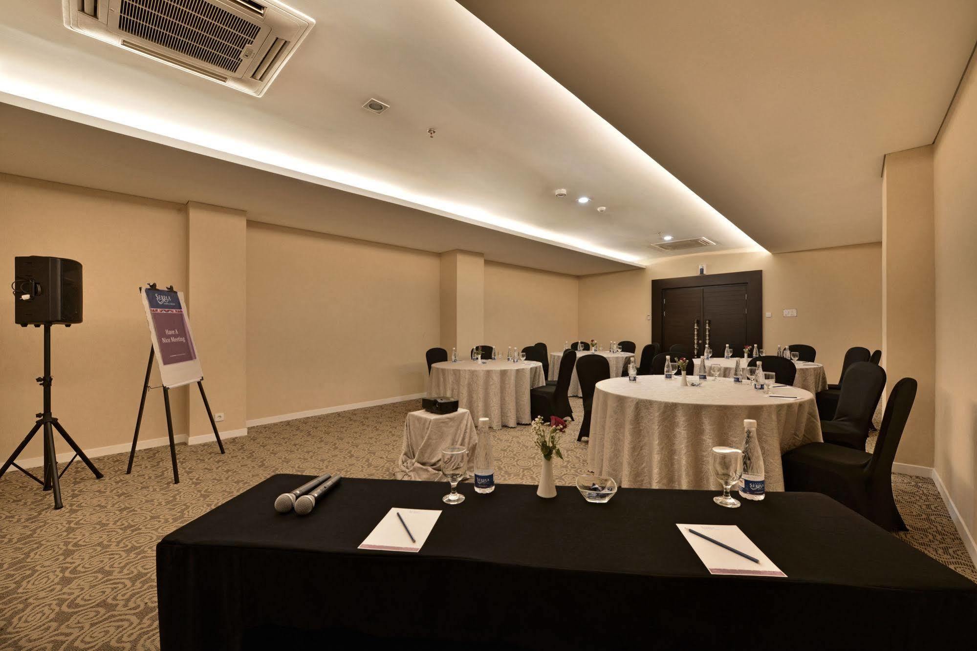 Serela Cihampelas By Kagum Hotels Bandung Buitenkant foto